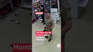 Captan reacción de clientes ante lluvia de misiles rusos en tienda de Ucrania  N Shorts [upl. by Oeramed]