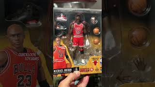 MICHAEL JORDAN Mafex 100 QUICK LOOK Review [upl. by Adnical]