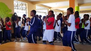 I ragazzi della Corradini Catholic School di Nairobi ballano per noi  Docenti Senza Frontiere [upl. by Dhar]