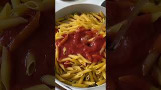 Easy Onepot Tomato Chicken Pasta Recipe [upl. by Nosemaj]