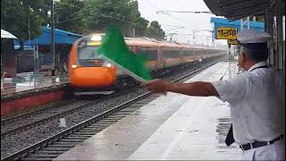 The GayaHowrah and HowrahPatna VandeBharatExpress trains passed Galsi Station simultaneously [upl. by Rettke]