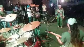 IMPROVISO DE TONY OLIVEIRA NO SHOW DE EDSON GOMES E BANDA CÃO DE RAÇA [upl. by Erbas]