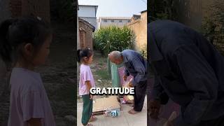 Girl took the chicken his father was eating and gave it to the homeless old man  shorts kindness [upl. by Eitsirk]