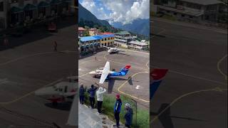 Bandara paling berbahaya didunia Bandara Lukla Nepalshorts short viralvideo [upl. by Burg]