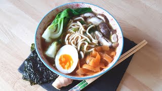 Soupe de ramen légumes et bouillon miso facile 🇯🇵 235 [upl. by Pare129]