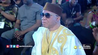 Salif Keita Mali wins AFRIMA 2017 Legendary Award [upl. by Acinorej105]