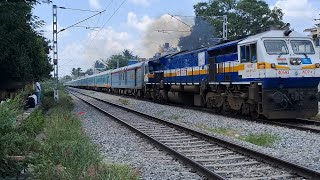 SRI GANGANAGAR TIRUCHIRAPPALLI HUMSAFAR EXPRESS DEPARTING TUMAKURU RAILWAY STATION [upl. by Blas]