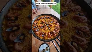 Recettes authentiques Paella Valenciana et aux fruits de mer par La Bonne Paella traiteur en Suisse [upl. by Nilrem266]