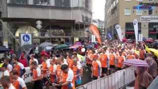 SportScheck Stadtlauf München 2014 Start Halbmarathon 1 Gruppe  Marienplatz [upl. by Neerod]