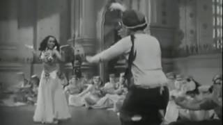 Cantinflas bailando cumbia sampuezana [upl. by Nivan]