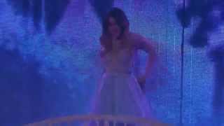 VIOLETTA  Libre soy Libérée délivrée La Reine des Neiges Paris 19022015 Concert Live 2525 [upl. by Ilrebmyk]