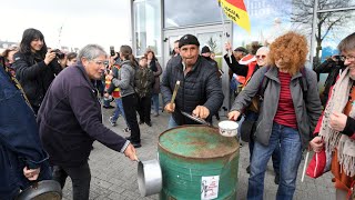 A Vendôme Macron défend son plan santé à lécart des manifestants [upl. by Theressa]