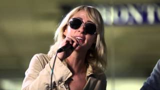 Metric performs acoustic version of quotBreathing Underwaterquot [upl. by Nitsug]