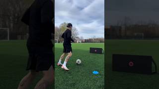 🧠 Scanning in Football with Voon Football Pro [upl. by Enelyak415]