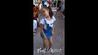 Niña gitana bailando con mucho arte  VEOFLAMENCO [upl. by Oni]