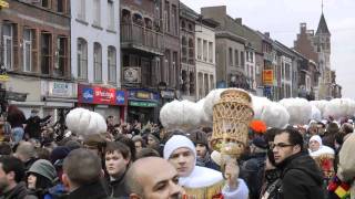 Carnaval de Binche 2012Gilles au Cortège [upl. by Hoseia]