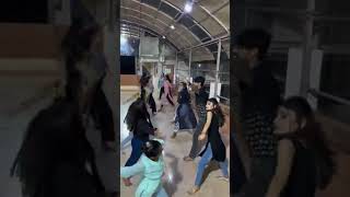 Zaalima newviralvideo raees mahirakhan arjitsingh garbadance [upl. by Arotahs]