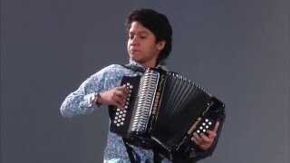 Acordeonero barranqueño rumbo al Festival Vallenato 2016 [upl. by Nikolos]