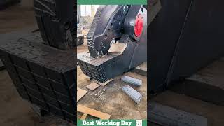 Best working day 1070 Hydraulic shears cut through a piece of metal [upl. by Romeon]