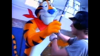 Frosties advert with Tony the Tiger coaching Baseball  Frosted Flakes to our US pals  1993 [upl. by Tannie464]