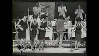 THE MARVELETTES at THE APOLLO 1963 hits medley  locking up my heart LIVE [upl. by Sairahcaz]