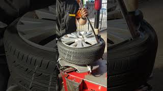 unmounting and mounting low profile tyres fast no assist armwedge [upl. by Lahcear707]