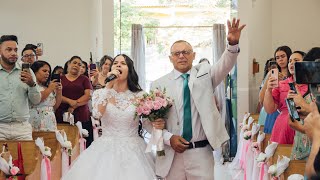 NOIVA ENTRA CANTANDO NO CASAMENTO Yeshua Pode morar Aqui Ruth Martins [upl. by Ettenal]