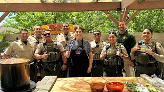 COCINANDO CON LOS SHERIFF’S DEL CONDADO DE FRESNO CA [upl. by Linders]