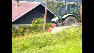 fauchage 2013 avec un deutz fahr agrotron 85 et une faucheuse kuhn GMD500 [upl. by Greenleaf]