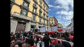 Napoli Fridays For Future in piazza contro il G7 di Capri «Rischiamo guerra mondiale» [upl. by Aihtennek]