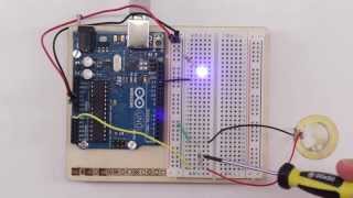 Arduino Projekt Piezo Sensor als Klopfsensor  LED auspusten [upl. by Culver]