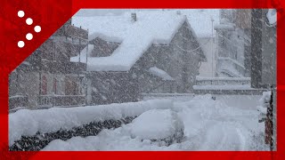 Nevicata fittissima sulle Alpi tra Valle dAosta e Piemonte ai piedi del Monte Rosa [upl. by Orecul]