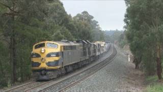 Old EMDs epic struggle and stall  Australian trains [upl. by Welton238]