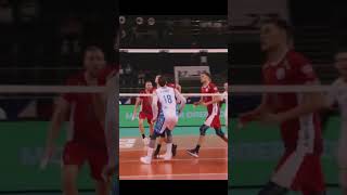 200 IQ moment🧠 volleyball player 200iqVolleyballvolleyball gamevolleyru [upl. by Hcone]