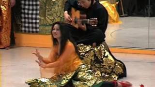 Danse indonésienne et guitare avec Margaretha Tjahjowati et Hideaki Tsuji [upl. by Anilecram]