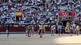 SAN ISIDRO 2024  2da corrida  Paseíllo de El Fandi Román y Leo Valadez  Sábado 11 de mayo [upl. by Leonteen868]