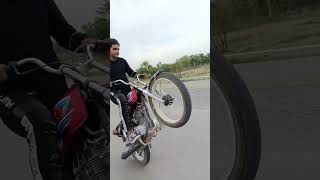 One wheeling zig zag PESHAWAR champ 46 automobile bikestunt bikelover [upl. by Aneela]