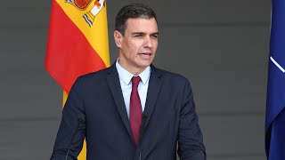 Pedro Sánchez agradece a los quotsoldados y soldadasquot su trabajo [upl. by Eelibuj265]