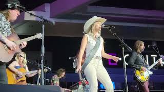 Lainey Wilson performing 4x4xU live on the rooftop of the Grammy Museum [upl. by Artemisa543]