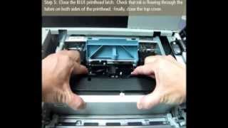 VP700 tutorial Insert the printhead during installation [upl. by Hailed]