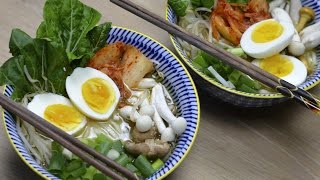 Einfaches Rezept für Ramen  japanische Nudelsuppe [upl. by Siulesoj]