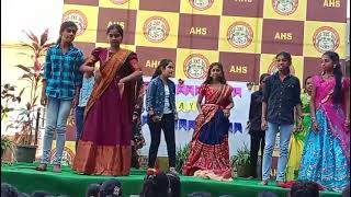 Medley dance performance by 6th Class students 1990s songs [upl. by Hazeefah]