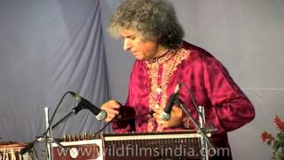 Tabla maestro Zakir Hussain and Santoor player Pandit Shiv Kumar Sharma [upl. by Kindig]