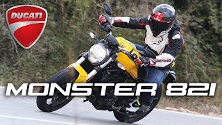 Ducati Monster 821 2018 Prueba a fondo Full HD [upl. by Eillim]