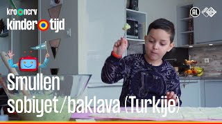 🇹🇷 SobiyetBaklava uit Turkije  Smullen Kindertijd KRONCRV [upl. by Namron]