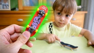 SKATE DE DEDO PROFISSIONAL Tech Deck Fingerboard  Unboxing e Manobras Ollie Flip Kickflip Tricks [upl. by Erdnaet114]