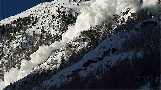 Lawinenabgang bei Zermatt wetteronlinede [upl. by Melesa888]