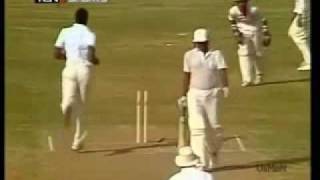 Courtney Walsh 51 Vs Sri Lanka [upl. by Ahsiea564]