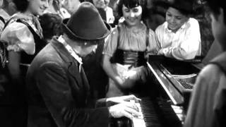 Chico Marx  Solo de piano  A Night at the Opera [upl. by Nahta]