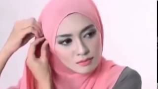 Tutorial Hijab Pashmina Wajah Bulat Kreasi Pashmina Terbaru [upl. by Berrie]